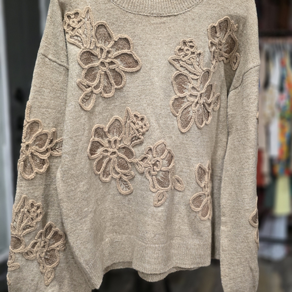 MELLO Chic Floral Knit Sweater in Beige - NWT